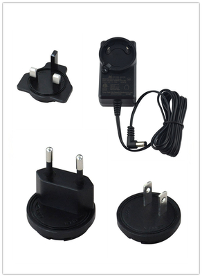 Adaptador de tomada permutável da C.C. de uma C.A. de 12 volts sob a aprovação do padrão do IEC 62368